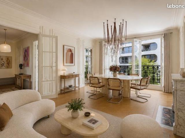Studio 5 pièces 167 m²