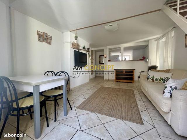 Studio 5 pièces 79 m²