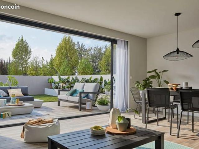 Studio 5 pièces 91 m²