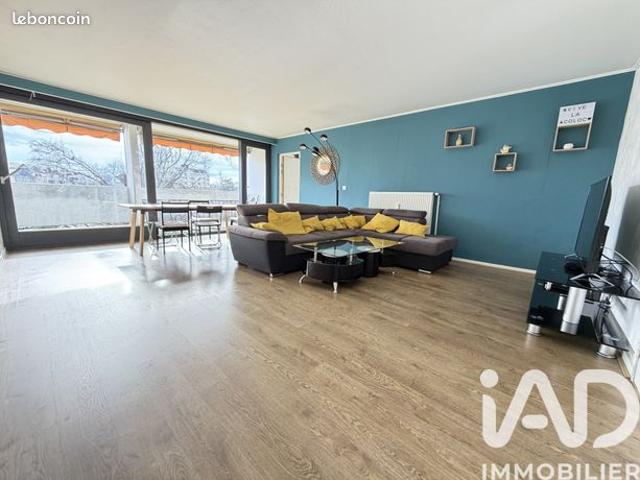 Studio 6 pièces 114 m²