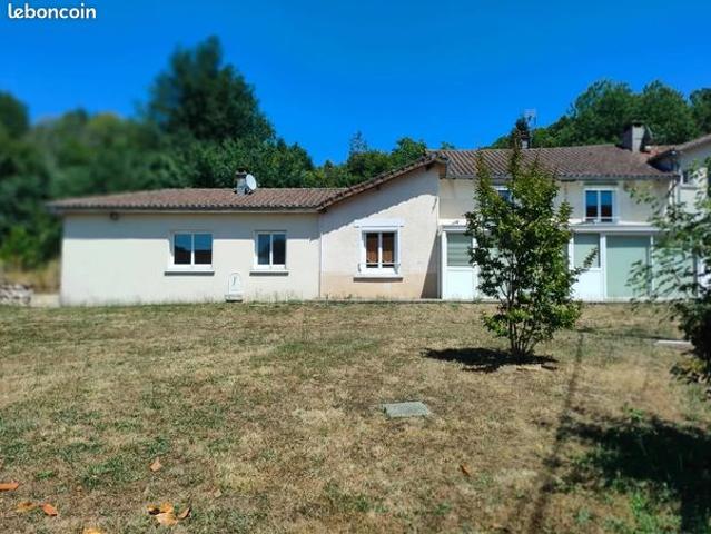 Studio 6 pièces 121 m²