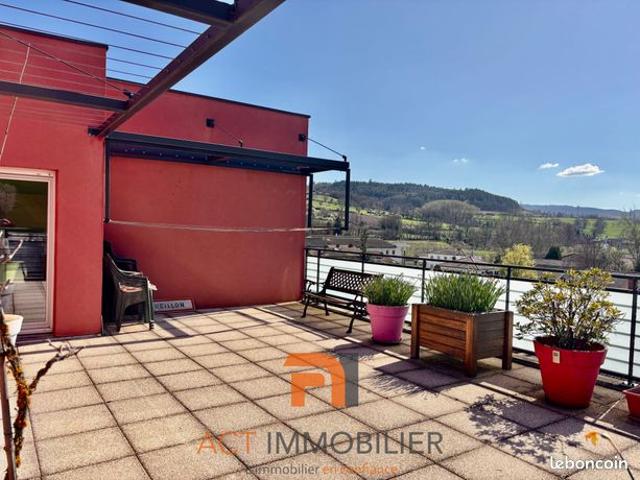 Studio 6 pièces 150 m²