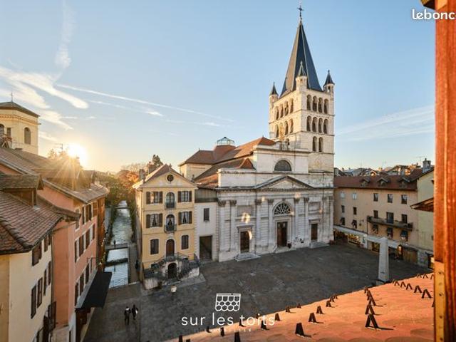 Studio 6 pièces 190 m²