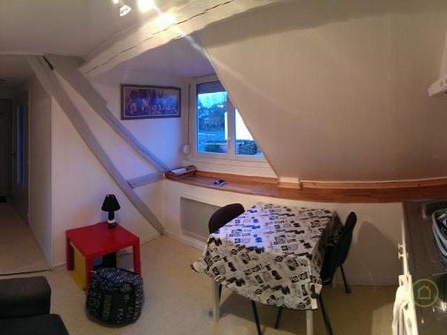 Studio 6 pièces 83 m²