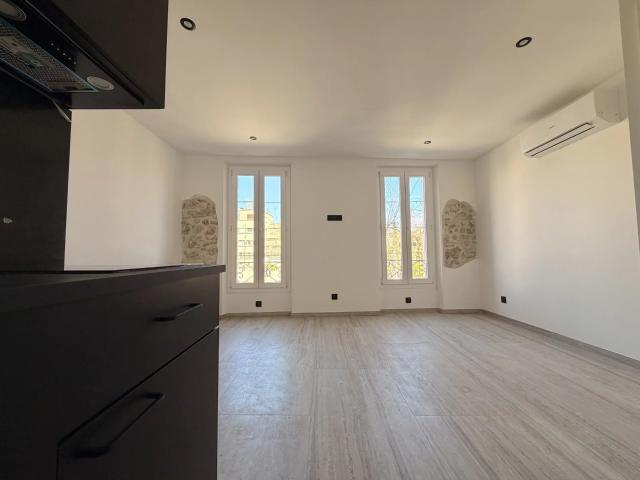 Studio Coeur de Vieille Ville Rénové 21m² Antibes