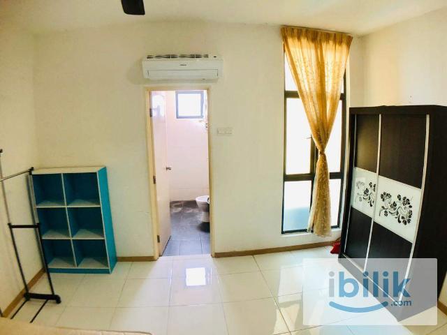 Studio corner unit with window