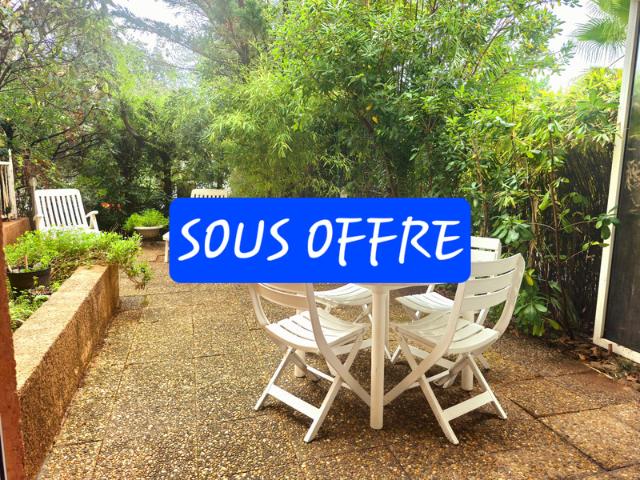 ✨ Studio cosy avec grand jardin privatif – Rare en plein centre de Saint Aygulf !