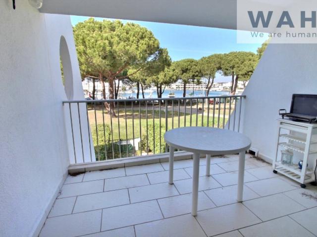 STUDIO CABINE MEUBLE 29 M² AVEC TERRASSE, CELLIER ET PARKING