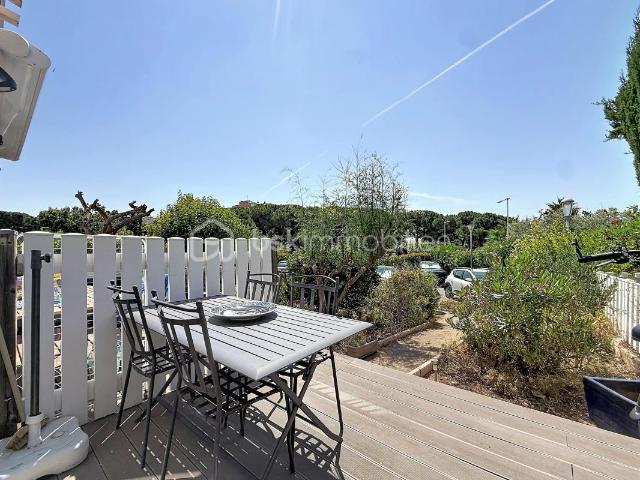 Studio cabine meublé, terrasse Sud et parking privatif