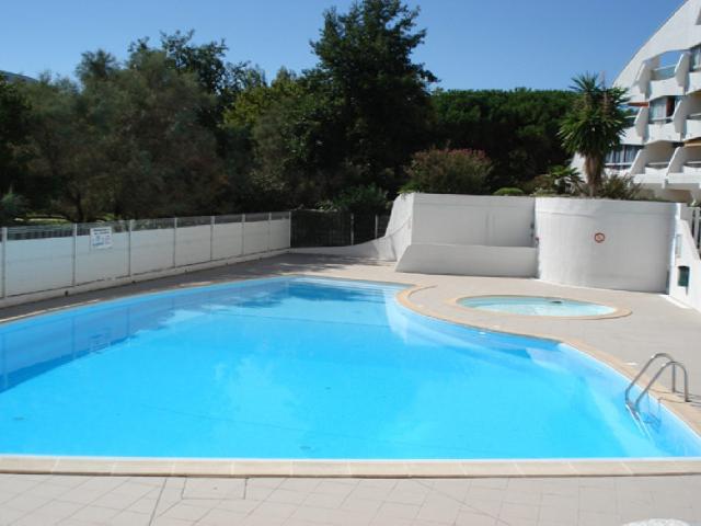 STUDIO CABINE ORIENTE SUD RESIDENCE AVEC PISCINE