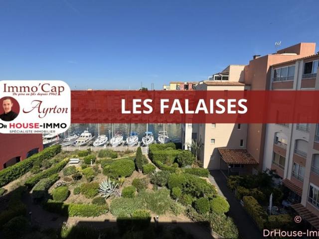 Studio cabine avec place de parking vue chenal