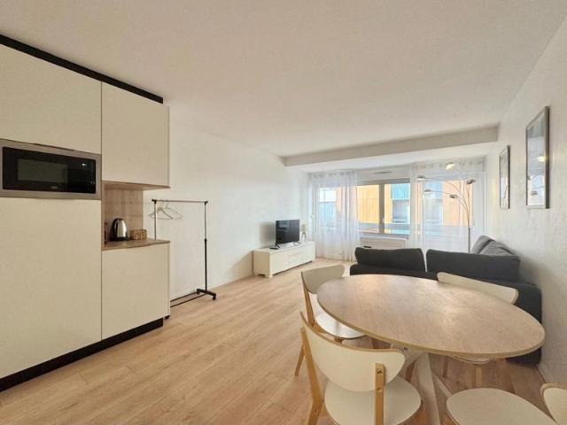 Studio cabine dans le centre de Saint Raphael