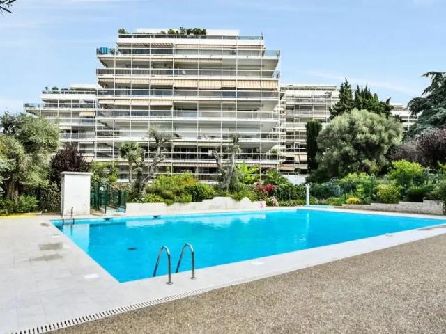 LOCATION ETUDIANTE Studio Cabine de 23 m² – Quartier Rostagne Résidence avec Piscine et Parc