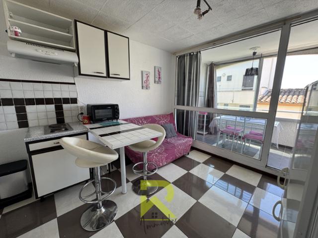 STUDIO CABINE PROCHE CENTRE PORT