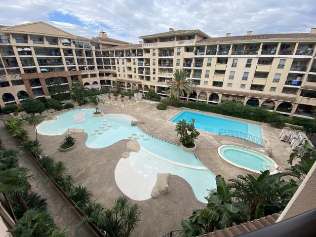 Studio cabine, terrasse et parking