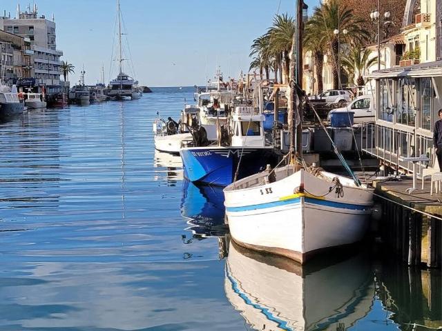 STUDIO CABINE 24,61 m2 PORT CAMARGUE LE GRAU DU ROI
