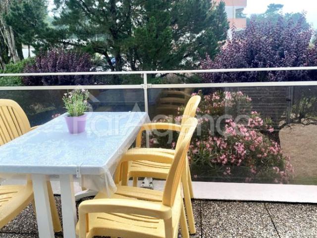 Studio cabine 29 m2 avec balcon 150 m plage de Nauzan