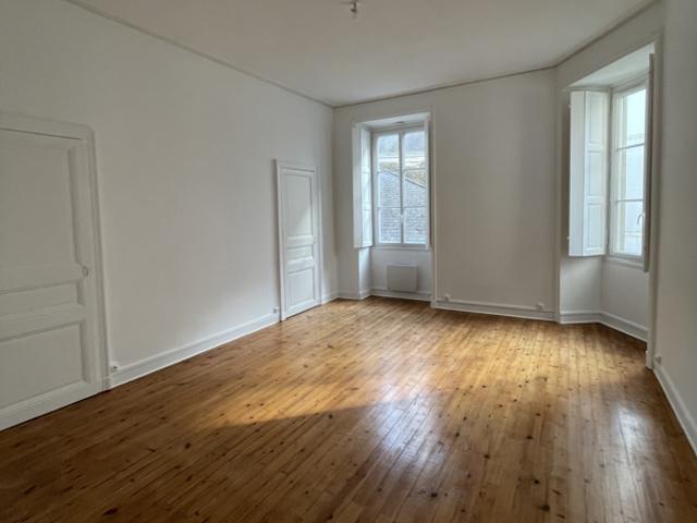 Studio calme et lumineux en centre ville