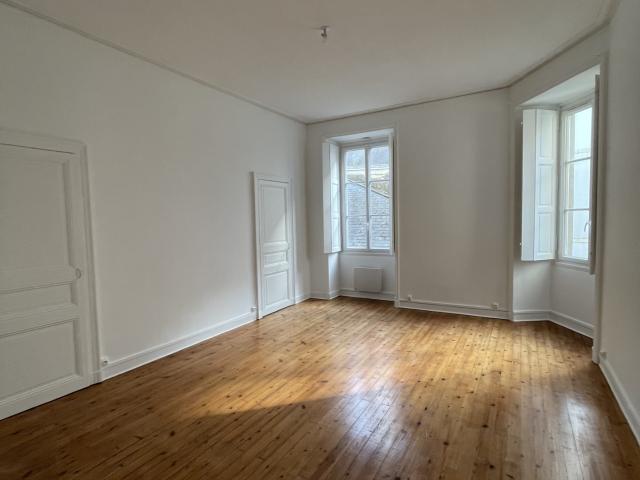 Studio calme et lumineux en centre ville