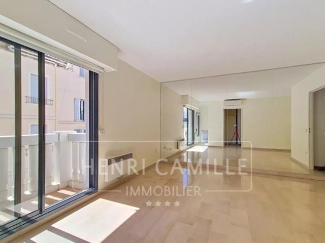 Studio Cannes Rue d'Antibes Résidence Sénior Haut de Gamme