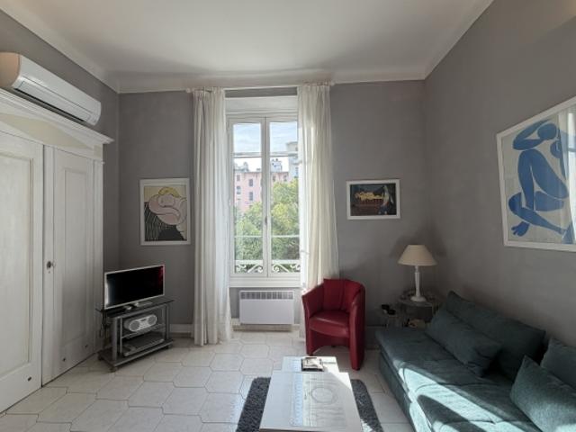 STUDIO CARRE D'OR