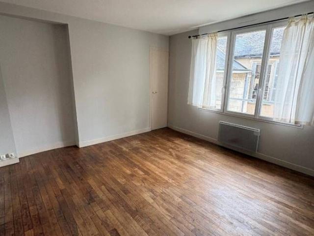 STUDIO CENTRE VILLE Rue Gaston Hulin