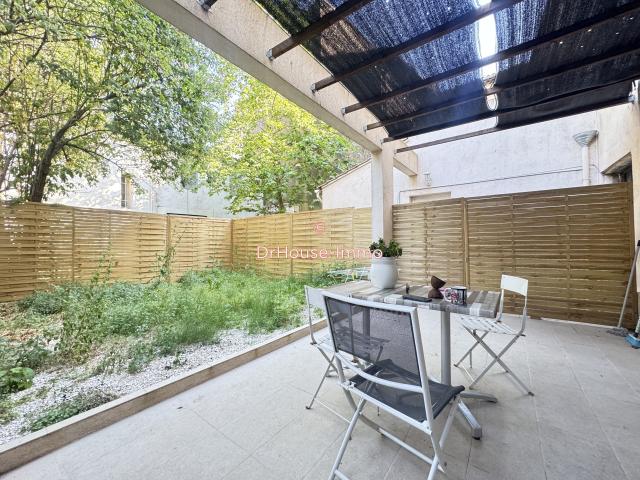 Studio climatisé de 35 m² avec jardin privatif Centre ville de Brignoles