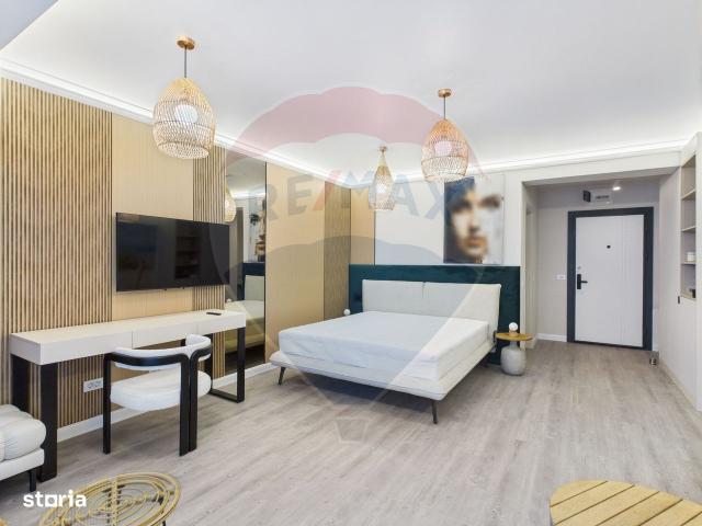 Studio cu vedere la mare | White Titanic – Mamaia Sat