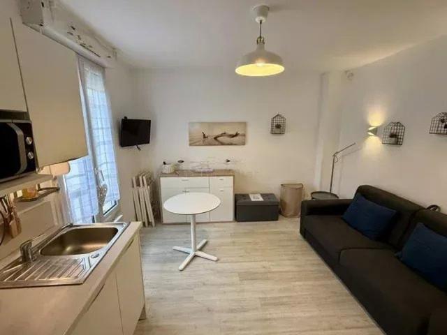 Studio à 10m de la plage