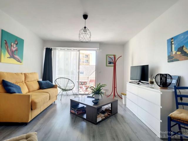 Beau studio entièrement rénové A 500 mètres de la Grande Plage
