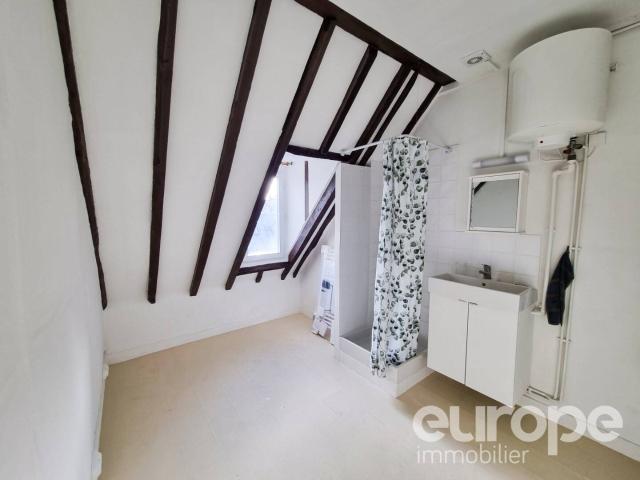 Studio quartier place Clichy