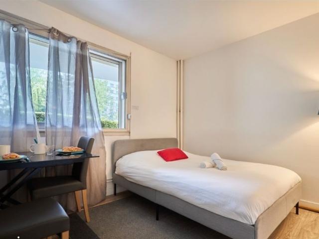 STUDIO 15M2 Le grand siècle