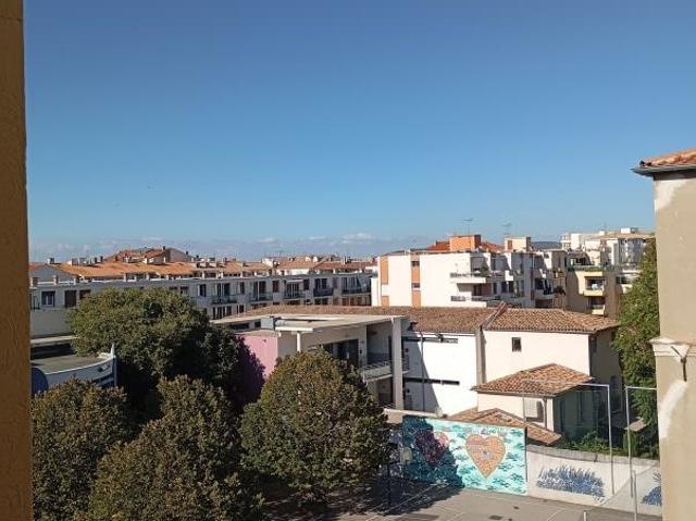 Appartement 1 pièce dernier étage à Sète