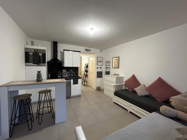 CANNES, IDEAL INVESTISSEUR, STUDIO AVEC PARKING ET PISCINE