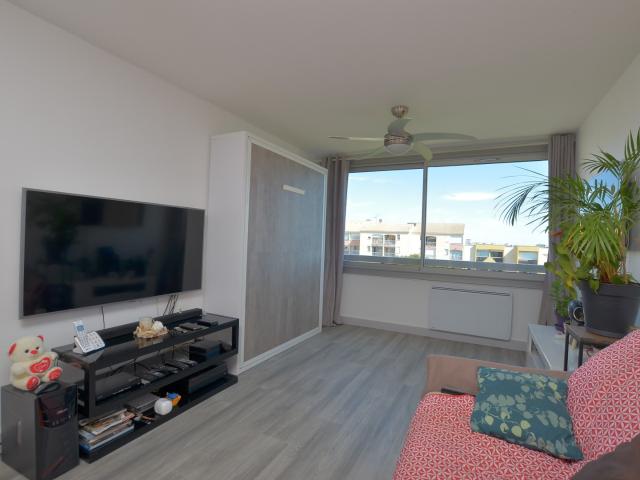BEAU STUDIO CABINE SANS VIS A VIS, & PARKING