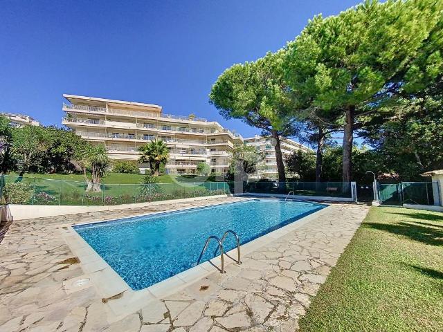 Studio avec terrasse et piscine