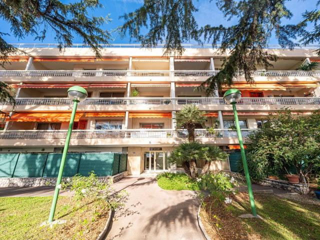 Cagnes sur mer, hippodrome, studio 29,82m2 proche plages