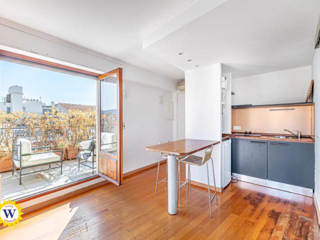 NICE FLEURS / RUE ANDRIOLI Studio de 24,35 avec grande terrass