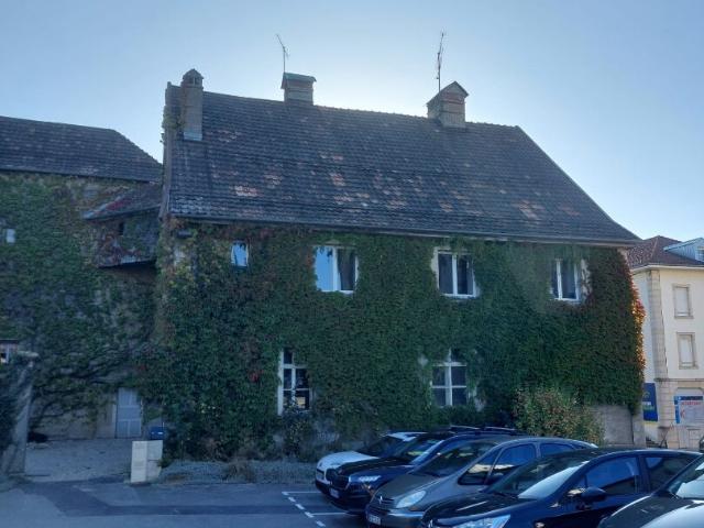 APPARTEMENT/PLATEAU 104.6 M² 98000 EUROS