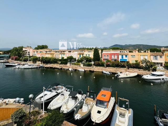 STUDIO A VENDRE A PORT COGOLIN 83310 VUE CANAUX DERNIER ETAGE