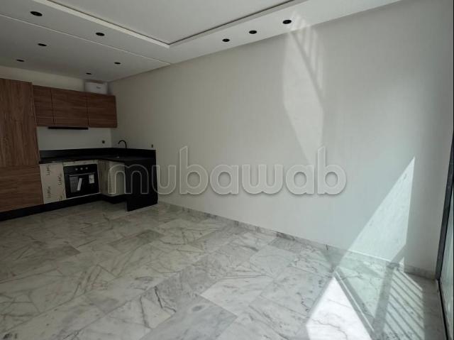 Studio à vendre à Les princesses. Surface totale 50 m². Porte blindée et parabole