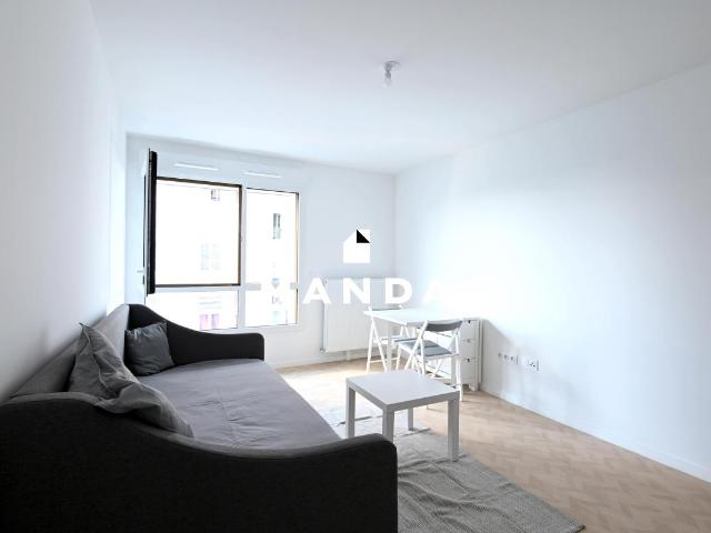 Studio à Bobigny dans un immeuble récent