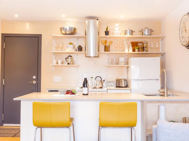 Studio à Louer 5252 rue Saint Hubert, Le Plateau Mont Royal Montréal 10 photos | Logis Québec
