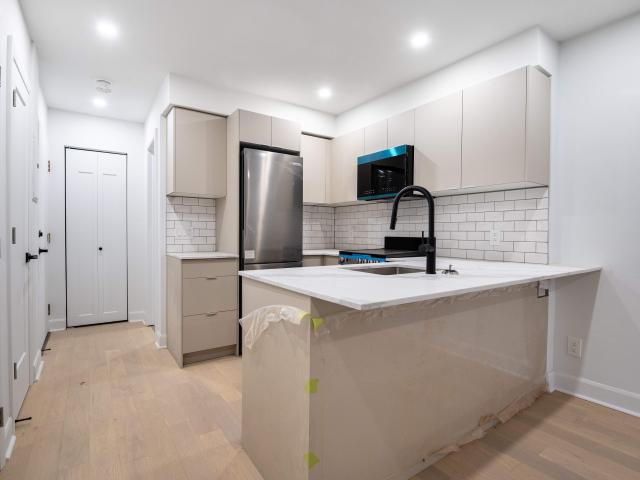 Studio à Louer 7084 Rue Clark Montréal H2S 3G4, Rosemont/La Petite Patrie Montréal 6 photos | Logis Québec