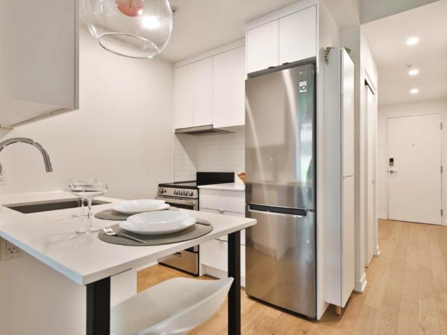 Studio à Louer 10850 Basile Routhier, Ahuntsic Cartierville Montréal 14 photos | Logis Québec