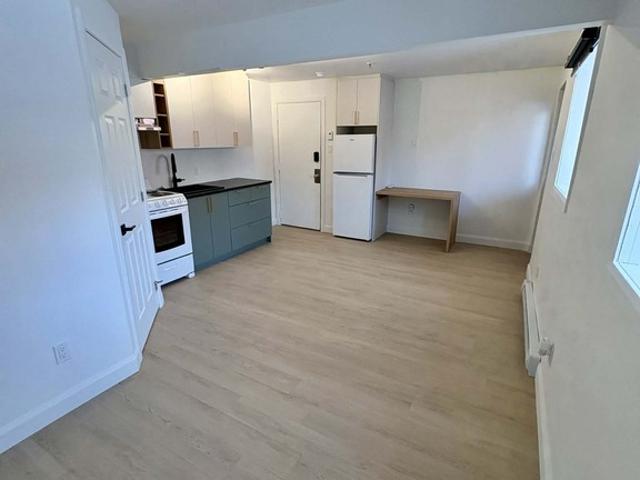 Studio à Louer 1479 avenue de Léry, La Cité Limoilou Québec 5 photos | Logis Québec