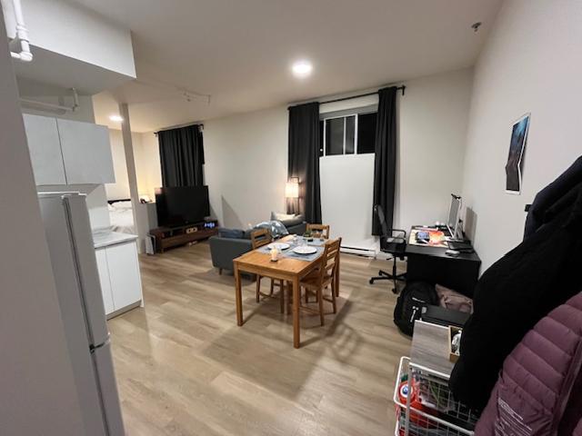 Studio à Louer 1875 rue King Est, Fleurimont Sherbrooke 9 photos | Logis Québec