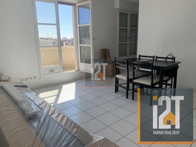 Studio à louer, 1 pièce Nîmes 30000