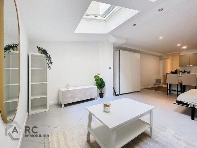 Studio à louer, 1 pièce Orléans 45000