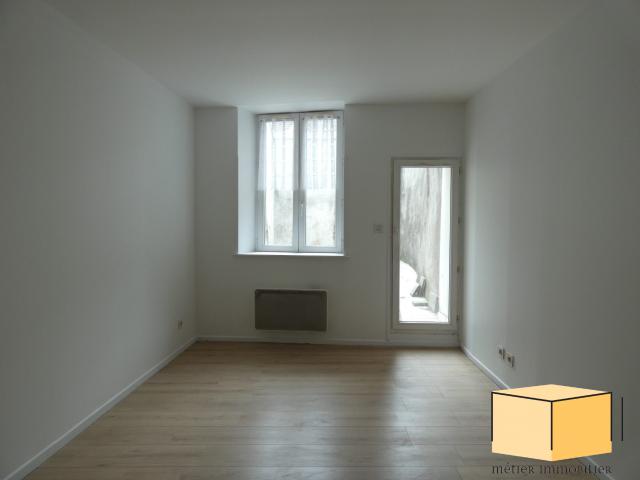 Studio à louer, 1 pièce Belley 01300